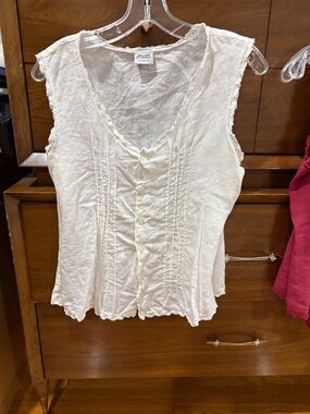 CP Shades white linen Sleeveless Pintuck Button-Front lace trim top S